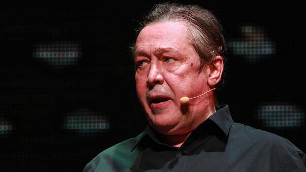 «Чего пристали?»: первое появление Ефремова на публике вызвало переполох среди поклонников