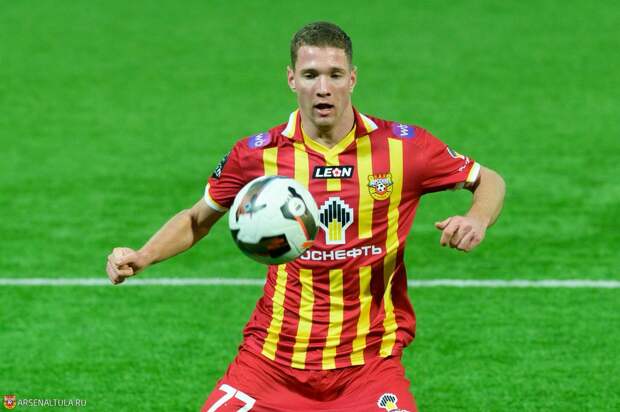 Защитник тульского "Арсенала" Даниил Плотников вызван в молодёжную сборную России