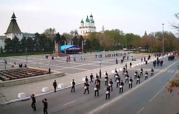 На парад – стройся! Сегодня в Астрахани начинаются репетиции парадных расчетов ко Дню Победы