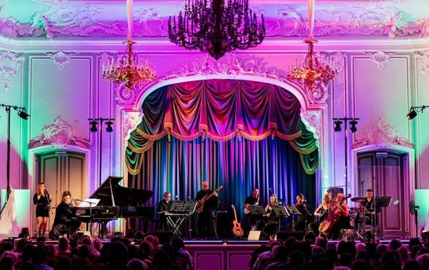 Хиты Элтона Джона прозвучат на сцене Дворца Белосельских-Белозерских!