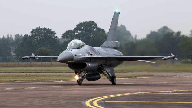 Военный эксперт указал на ряд проблем с подготовкой украинских пилотов для F-16