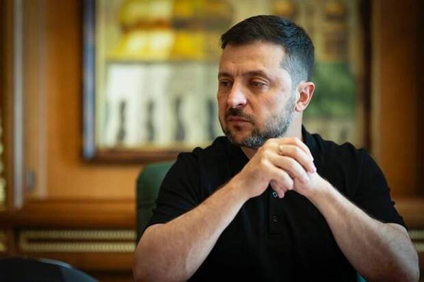 Зеленский пообещал уйти из власти после завершения конфликта на Украине