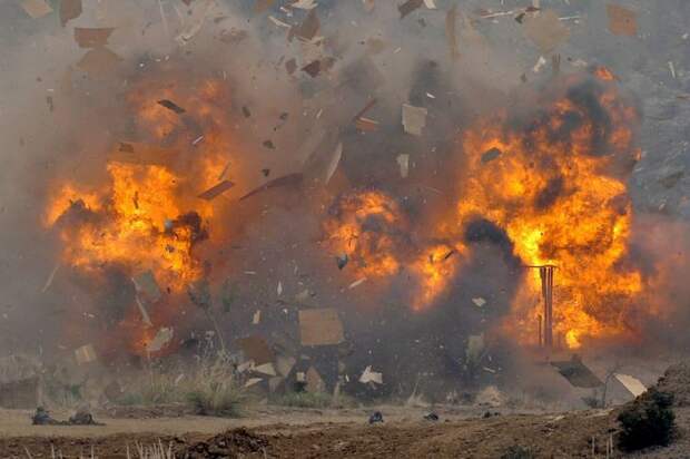 «Депутатский спецназ» уничтожает украинские С-300 (ВИДЕО)