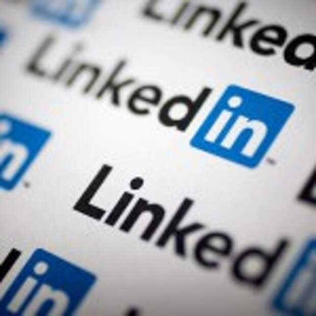 LinkedIn Corp. logos are arranged for a photograph in Washington, D.C., U.S., on Monday, Oct. 28, 2013. LinkedIn Corp. is expected to release earnings figures on Oct. 29. Photographer: Andrew Harrer/Bloomberg via Getty Images