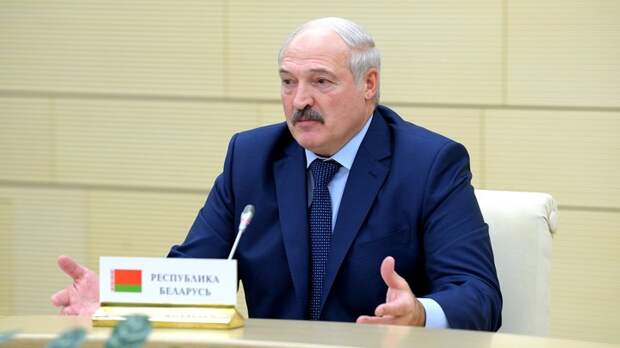 Лукашенко отрёкся от памяти Великой Отечественной в угоду казахским журналистам