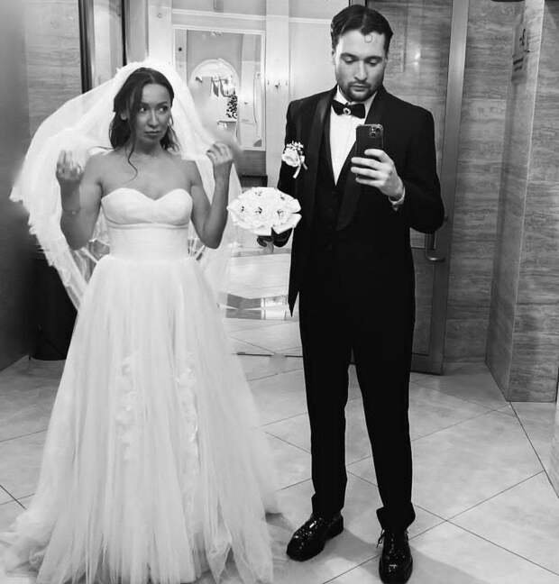 «Вакыты җиткәч барысын да сөйләрмен» : Лилия Хәйруллина - кәләш