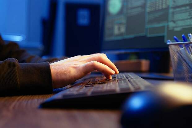 Хакеры взломали сотни аккаунтов чиновников с Украины и из стран НАТО