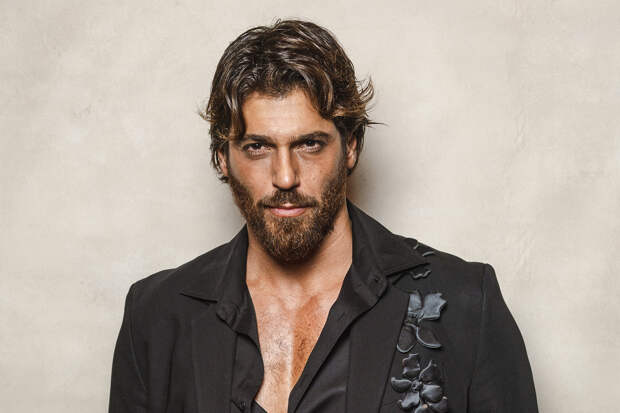 Звезду турецких сериалов поймали с наркотиками