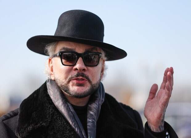 «Ваша дочь — ее копия»: Киркоров почтил память матери по особому поводу