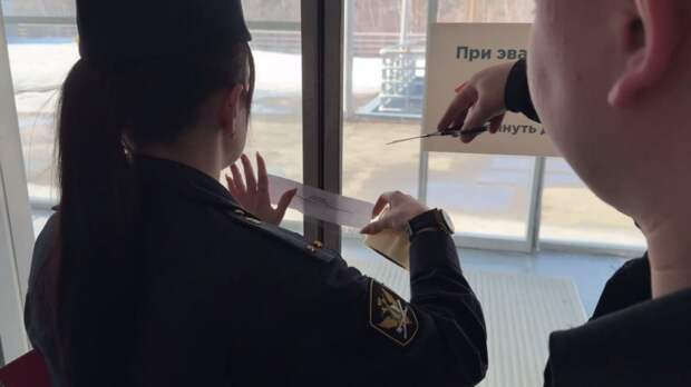 Судебные приставы опечатали входы в «Парк Хаус»