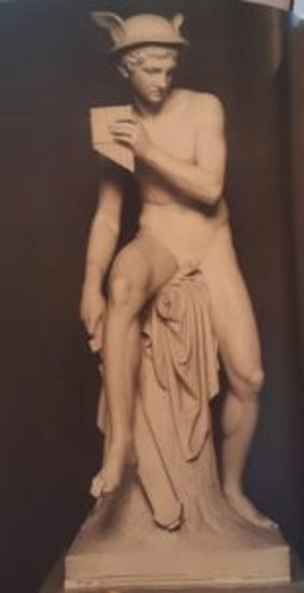Фиг. 4. Меркурий со свирелью. 1818-1822. Копенгаген, Музей Торвальдсена. Высота 174,5 см