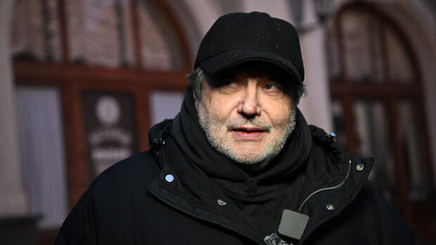 Алексей Учитель появился на премии «Золотой орел» без возлюбленной