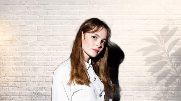 «Я будто стала сверхчеловеком»: В 30 лет Ангелина Стречина рассказала, как обрела семейную крепость после «арт-хаусных» романов и жесткой критики