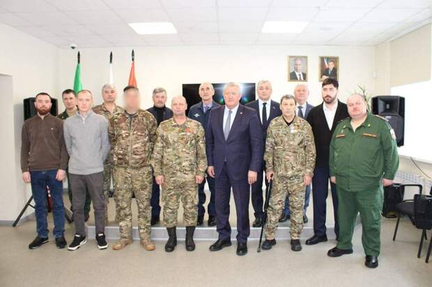 Военнослужащим из Заинска вручили медали «За отвагу»