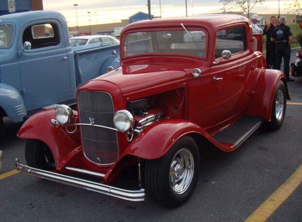 Легендарный Ford Deuce Coupe и несколько хотродов на их базе