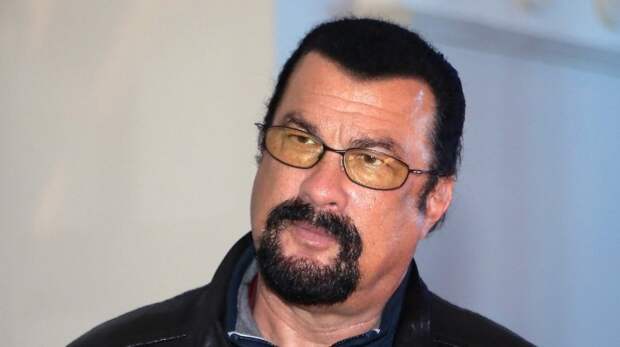 Куда пропал Стивен Сигал? Как живет звезда боевиков 80-х сегодня