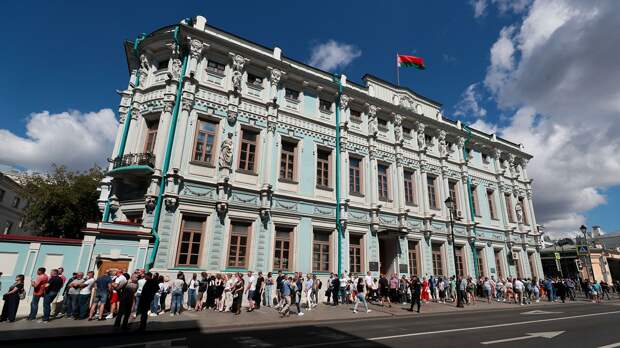 Посол Белоруссии попросил Москву о поддержке авиакомпании 