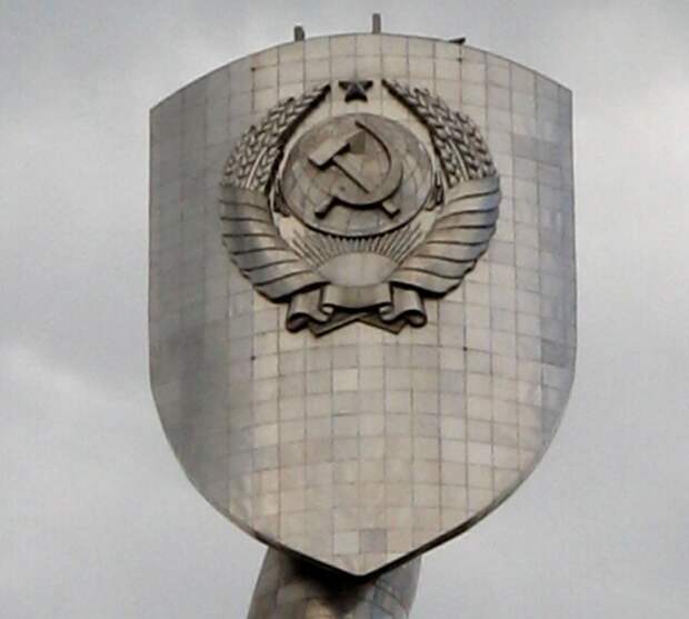 Братьям помешал герб Советского Союза