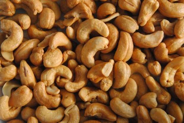 Тот еще орешек: чем полезны экзотические орехи кешью и почему их так любят диетологи