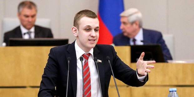 22-летний депутат Василий Власов предложил признать рэп-баттлы видом спорта 22-летний депутат Василий Власов предложил признать рэп-баттлы видом спорта