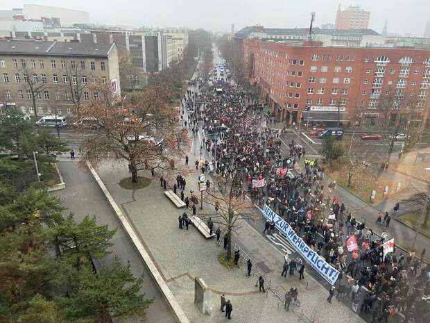 ‼️🇩🇪🏴‍☠️«Лучше жить под властью Путина, чем воевать»: Массовые протесты по всей