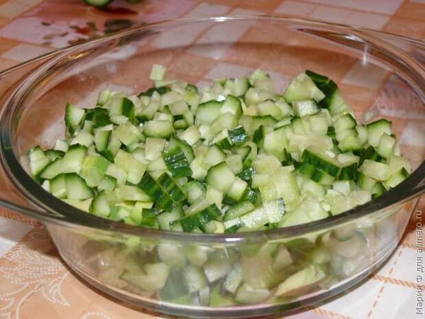 Салат с курицей, салат с авокадо Салат с курицей, салат с авокадо