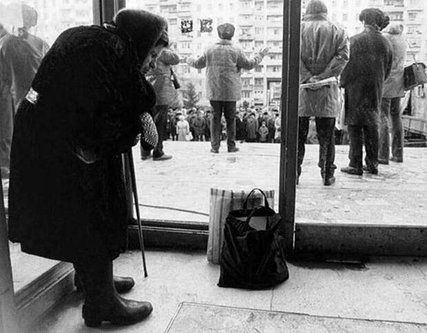 Провинциальные девяностые от Эстетика Еней за 13 февраля 2019 90е город девяностые история провинция район улица эстетика