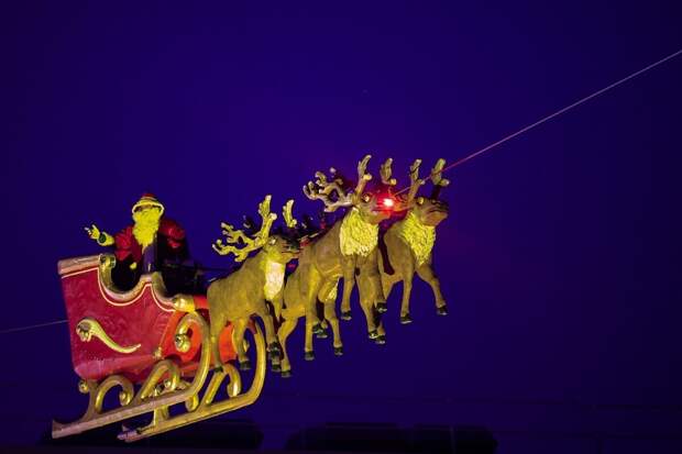 Стало известно, что Санта-Клаус пролетел над Москвой и другими регионами России