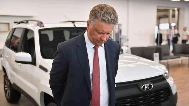 АвтоВАЗ жалуется на демпинг «китайцев», но в чём реальная причина проблем с продажами отечественных автомобилей?