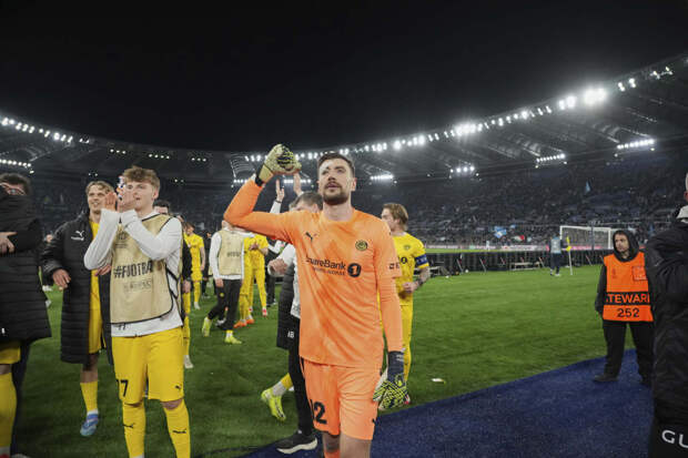 Губерниев защитил российского вратаря от обвинений в предательстве