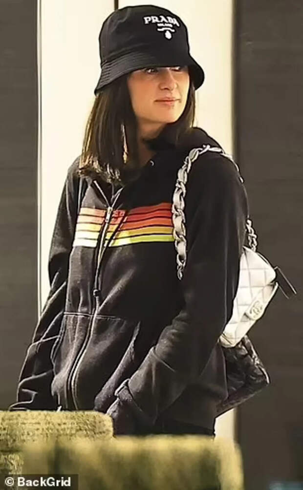 Пэрис Хилтон вызвала оторопь новым образом