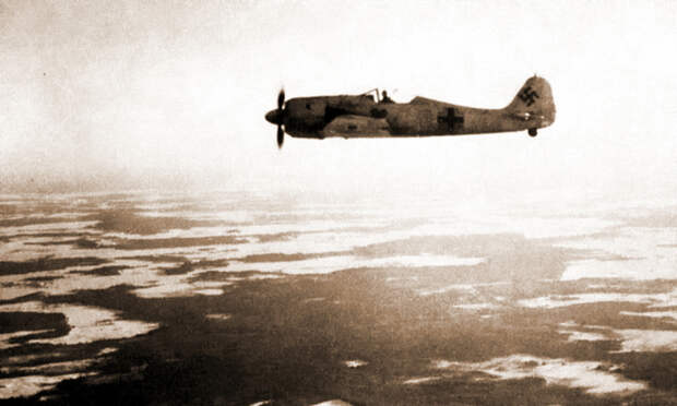 fw-190a_v_polete-2c219f357adc772abf72495a4907eaf7 (700x420, 297Kb)