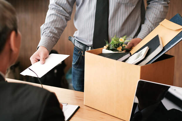 Юрист Айвар: руководство не может по своему усмотрению сокращать итоговый расчет