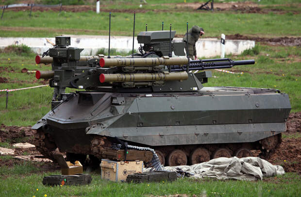 Не просто танк – беспилотный танк! Уран-9 прошел модернизацию и, судя по всему, готов отправиться в бой.