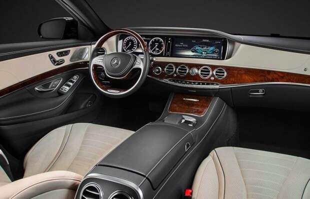 Роскошный салон седана Mercedes S-Class.