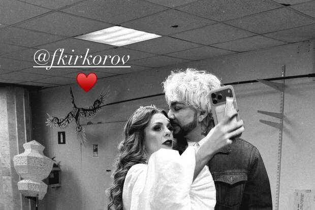 Певица Анастасия Стоцкая снялась в объятиях Киркорова и призналась ему в любви