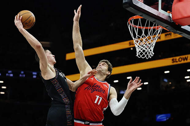 Дёмин чуть не отправил на пенсию Брука Лопеса данком — Triple Double