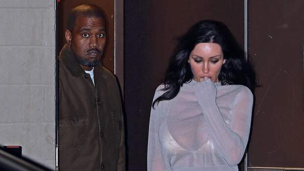 Папарацци сняли Бьянку Цензори в прозрачном наряде во время прогулки с Канье Уэстом