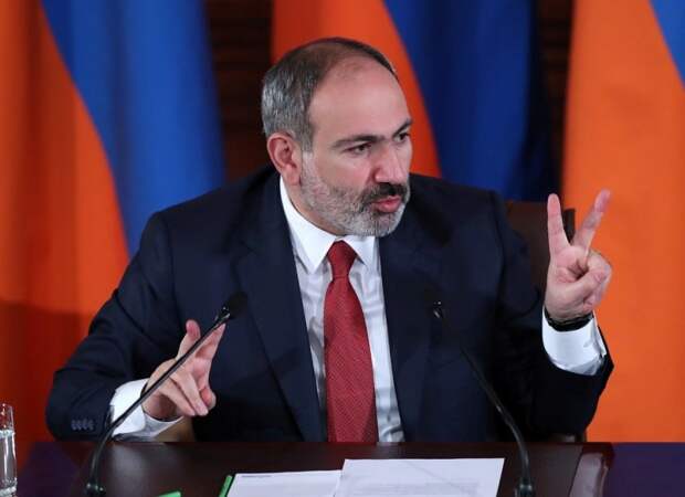 Выбирая между Россией и Западом Пашинян теряет Нагорный Карабах