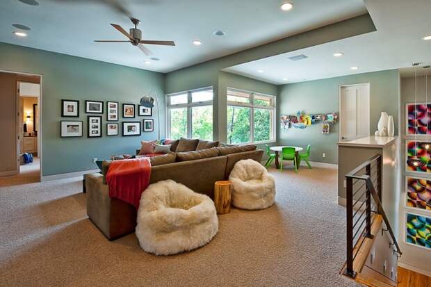 contemporary-family-room