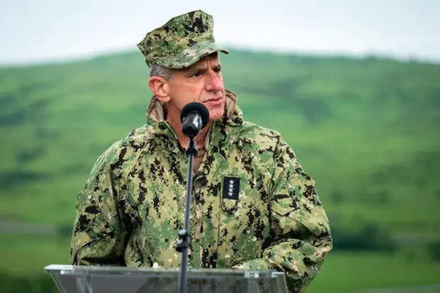 Скандал в ВМС США: Адмирал торговал контрактами для компании, занятой «устранением невозможности докладов командному составу о проблемах на флоте»