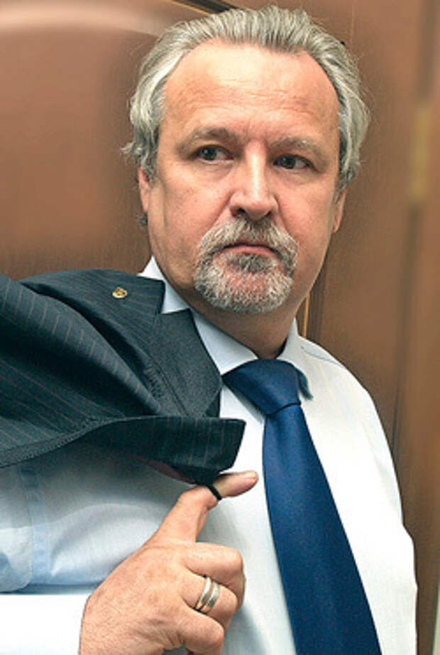 Директор ОАО «Завод «Пластмасс» Олег ЛИСИЦИН