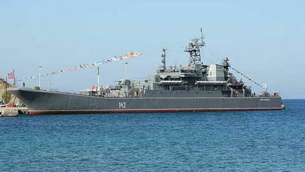 Шесть больших десантных кораблей ВМФ РФ движутся в Черное море для проведения учений