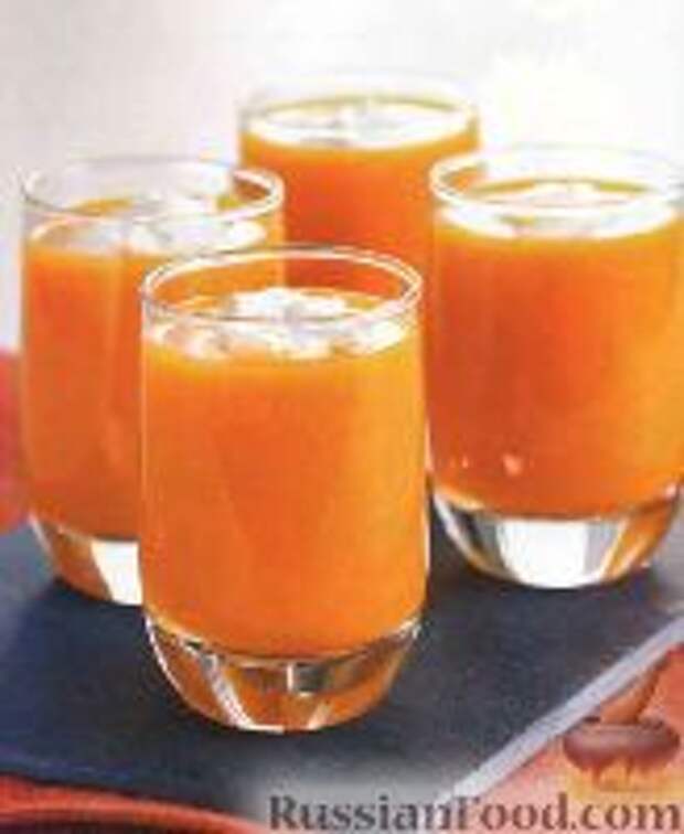 Фото к рецепту: Морковный суп-пюре, с имбирным соусом
