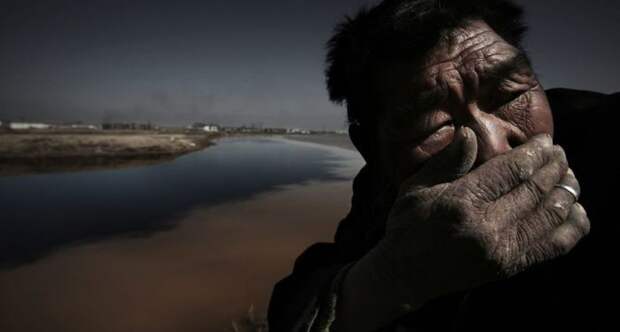 Award winning chinese photographer vanished lu guang china xinjiang2 5c04dc7762384 700