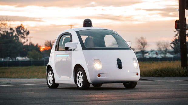 Google прекратил разработку машины без руля и педалей