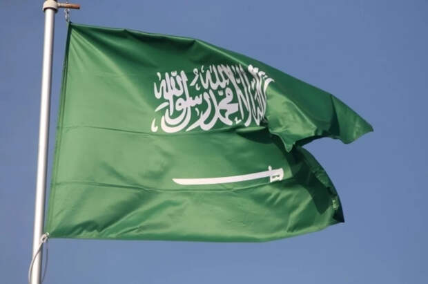 Саудовские военные заявили о падении беспилотника на НПЗ Samref