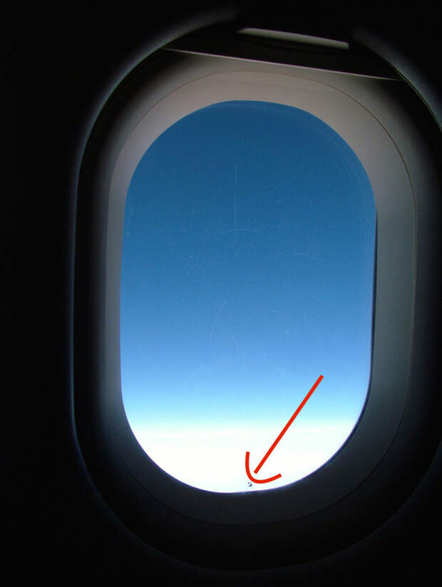 Отверстия в окнах самолета вещи, смысл, удивительное рядом