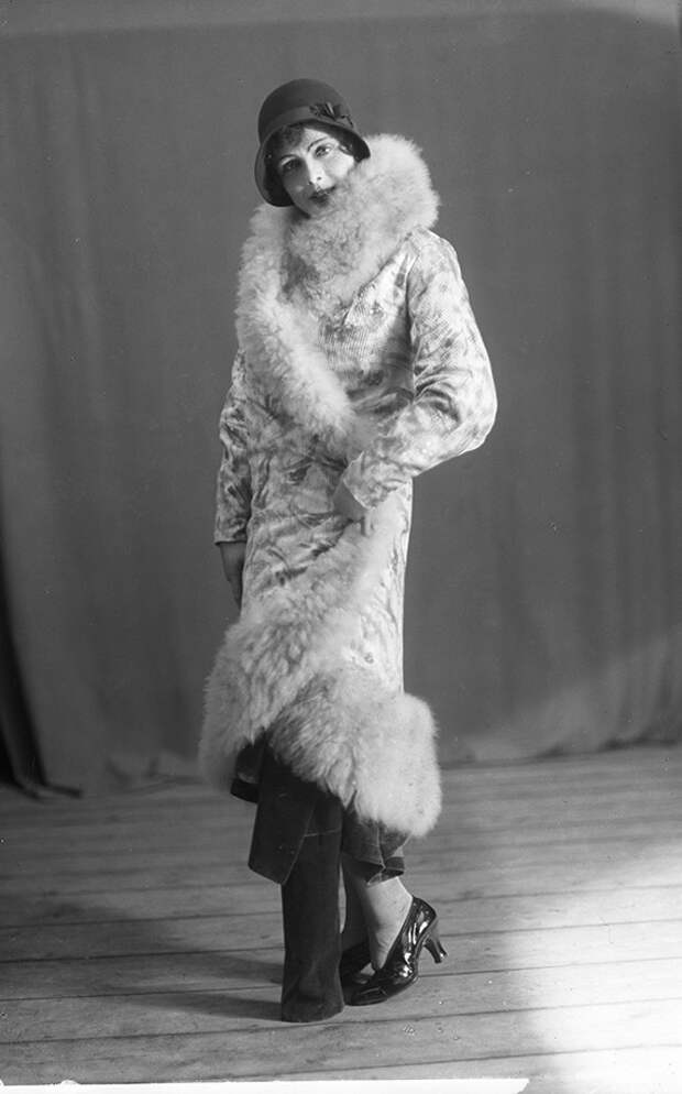 Ольга Андровская в роли Рокси Харт в спектакле МХАТ &quot;Реклама&quot;, 1930 год.