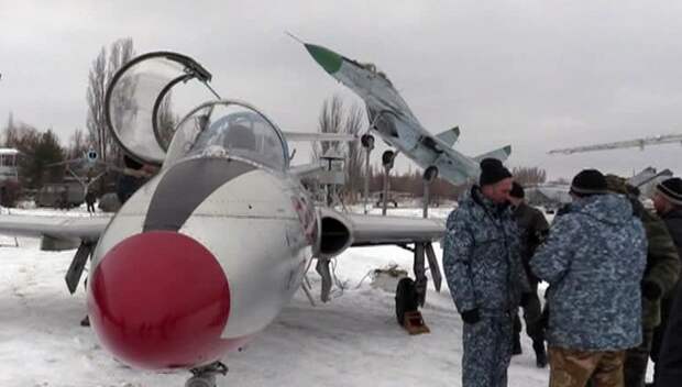 В ЛНР отремонтировали и подготовили к вылету несколько самолётов боевой авиации В ЛНР отремонтировали и подготовили к вылету несколько самолётов боевой авиации